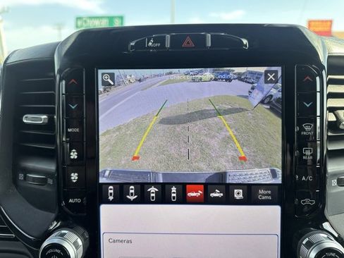 Used 2024 RAM 2500 Limited image 25