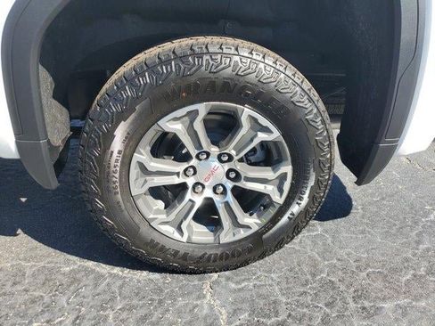 New 2026 GMC Sierra 1500 SLE w/ X31 Off-Road Package image 9