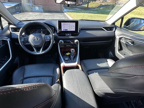 Used 2023 Toyota RAV4 Adventure image 9