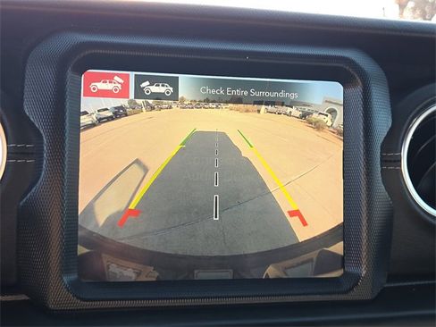 Used 2021 Jeep Wrangler Unlimited Sahara w/ Cold Weather Group image 20