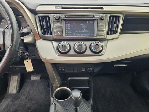Used 2014 Toyota RAV4 LE image 24