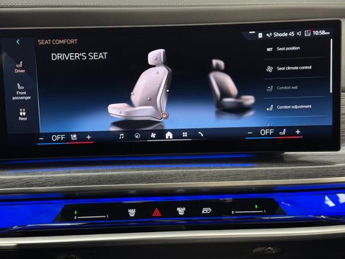 Used 2024 BMW i7 eDrive50 w/ Premium Package image 31