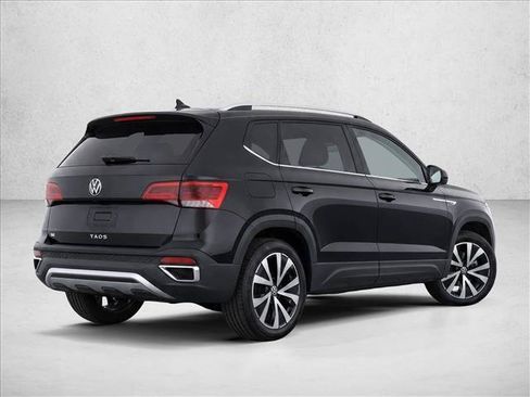 Used 2022 Volkswagen Taos SE w/ IQ.Drive SE Package FWD image 7