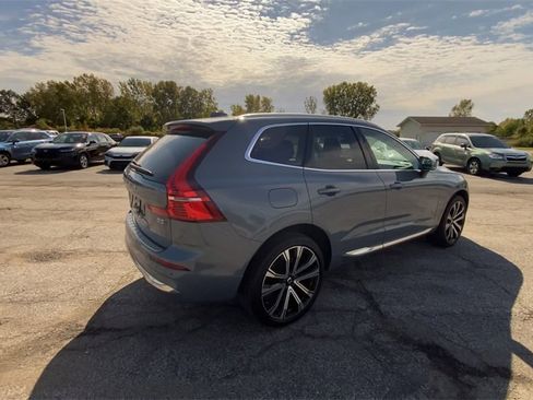 Used 2023 Volvo XC60 B5 Ultimate w/ Climate Package image 8