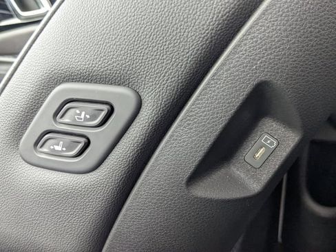 Certified 2025 Kia Carnival SX Prestige FWD image 21