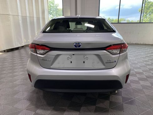 Used 2024 Toyota Corolla LE w/ LE Convenience Package FWD image 6