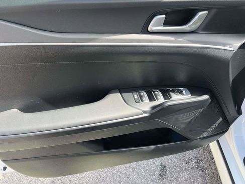 Used 2025 Kia K5 LXS image 12