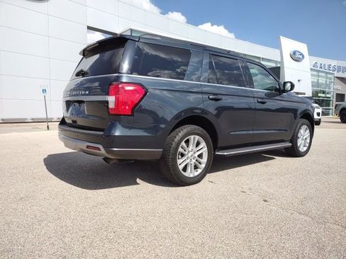 Used 2022 Ford Expedition XLT image 5