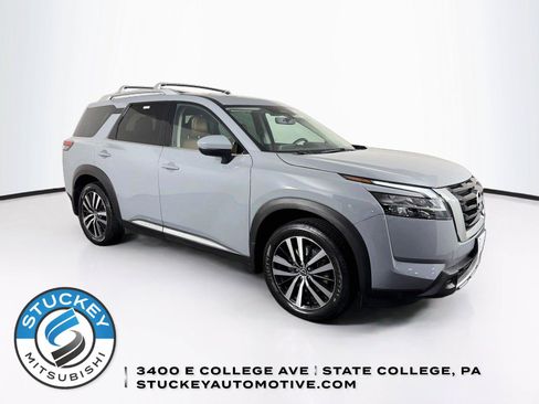 Used 2024 Nissan Pathfinder Platinum AWD/4WD image 1