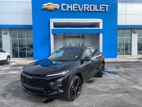 Used 2024 Chevrolet Trax ACTIV w/ Driver Confidence Package image 1