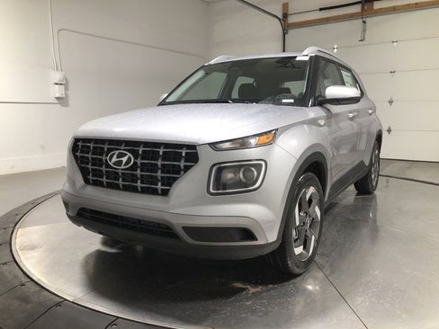 New 2026 Hyundai Venue SEL image 3