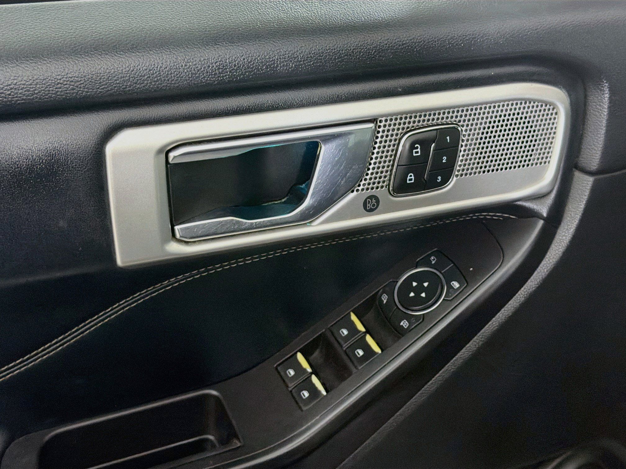 Used 2020 Ford Explorer Limited RWD image 15