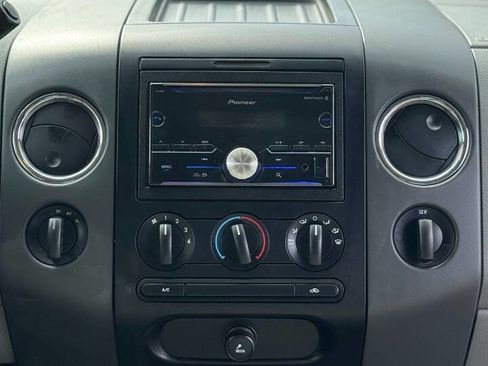 Used 2005 Ford F150 XLT image 12