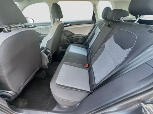 Certified 2024 Volkswagen Taos S FWD image 22