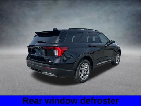 Used 2025 Ford Explorer Active w/ Active Comfort Package AWD/4WD image 9
