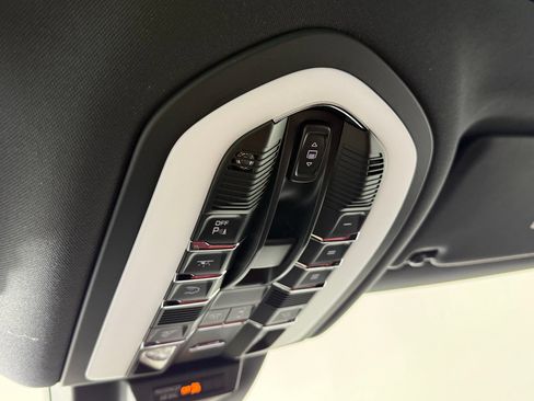 New 2026 Porsche Macan AWD/4WD image 27