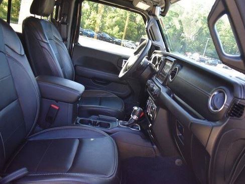 Used 2023 Jeep Wrangler Unlimited Sahara AWD/4WD image 16