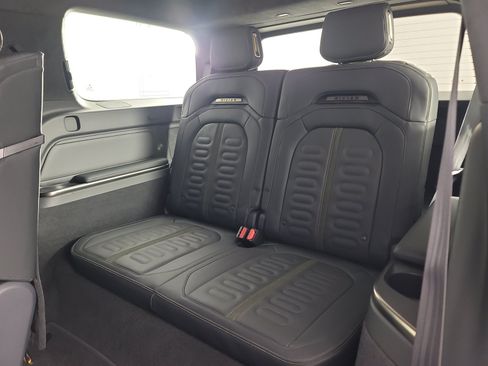 Used 2022 Rivian R1S Launch Edition AWD/4WD image 22