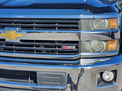 Used 2015 Chevrolet Silverado 2500 LT w/ LT Convenience Package AWD/4WD image 8