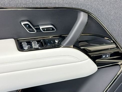 Used 2024 Land Rover Range Rover Sport SE image 22