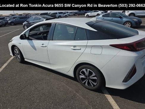 Used 2017 Toyota Prius Prime Premium w/ Carpet Mat Package FWD image 5