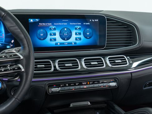 Certified 2025 Mercedes-Benz GLS 63 AMG 4MATIC image 19