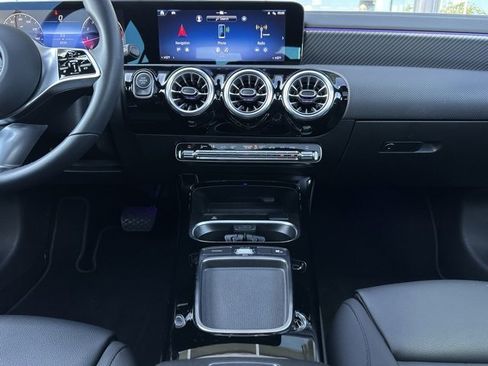 Used 2025 Mercedes-Benz CLA 250 4MATIC image 14