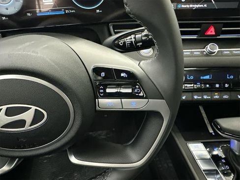 New 2025 Hyundai Elantra Limited image 26