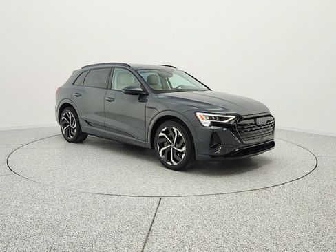 Used 2024 Audi Q8 e-tron Premium Plus image 3