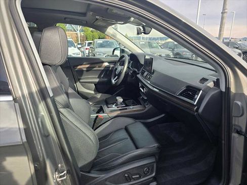 Certified 2025 Audi Q5 2.0T Premium Plus w/ Premium Plus Package AWD/4WD image 11