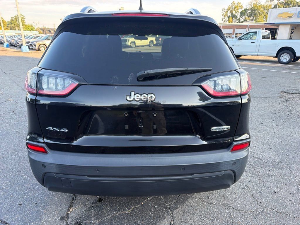 Used 2020 Jeep Cherokee Latitude Plus AWD/4WD image 4