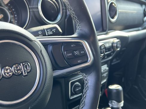 Used 2022 Jeep Wrangler Unlimited Sahara w/ Cold Weather Group image 29