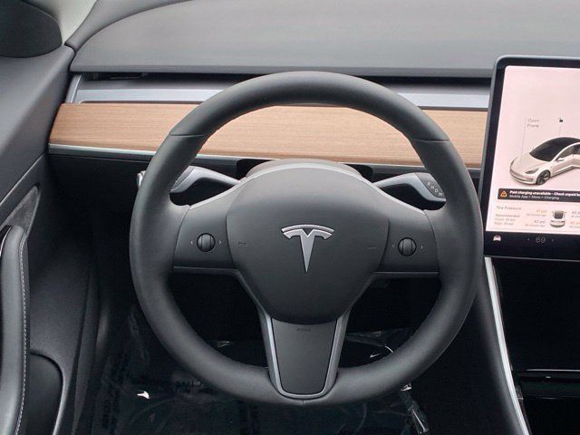 Used 2020 Tesla Model 3 Standard Range Plus RWD image 11