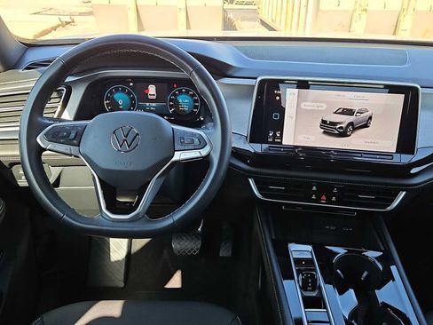 Used 2025 Volkswagen Atlas Cross Sport SE FWD image 14