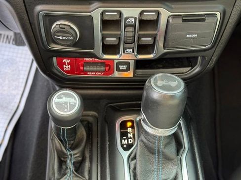 Used 2022 Jeep Wrangler Unlimited Rubicon 4xe w/ Cold Weather Group AWD/4WD image 20