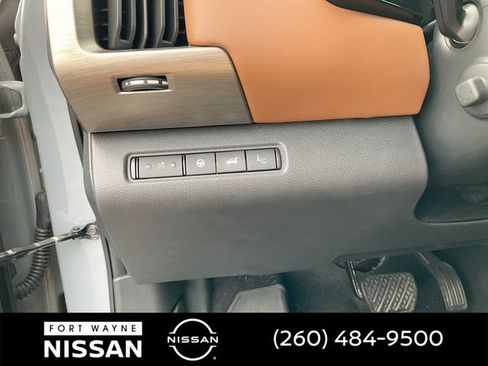 Used 2023 Nissan Pathfinder Platinum AWD/4WD image 20