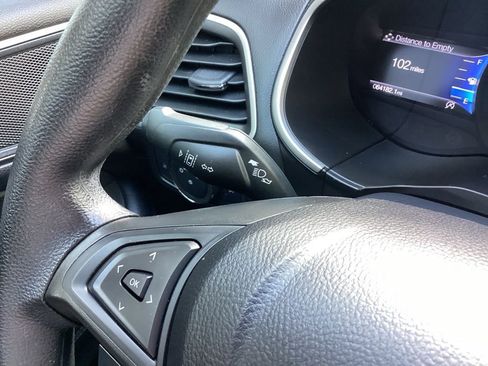 Used 2021 Ford Edge SE image 43