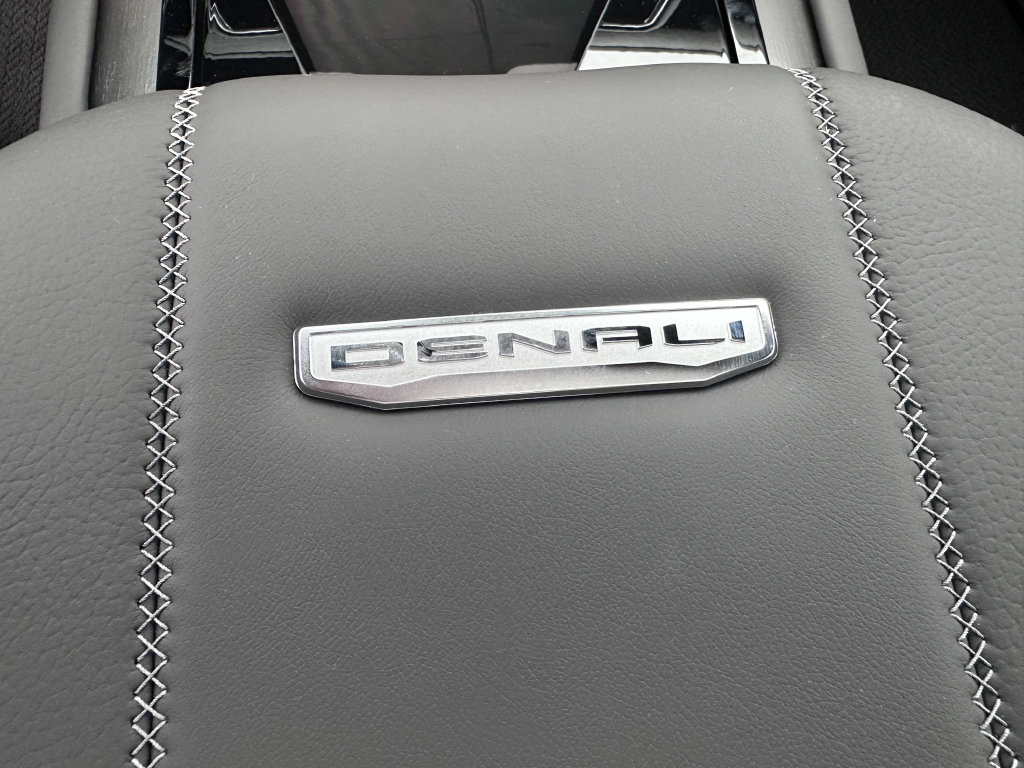 New 2026 GMC Yukon Denali w/ Sun & Power Step Package AWD/4WD image 24