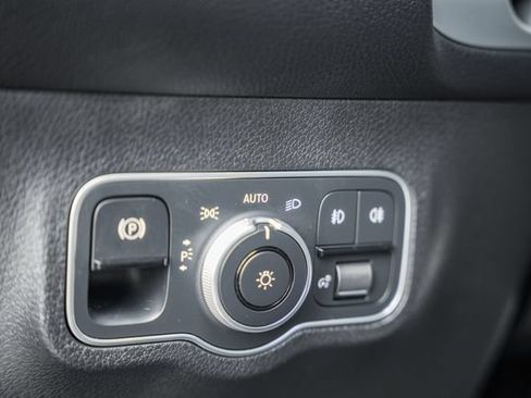 Certified 2023 Mercedes-Benz GLB 250 4MATIC image 38