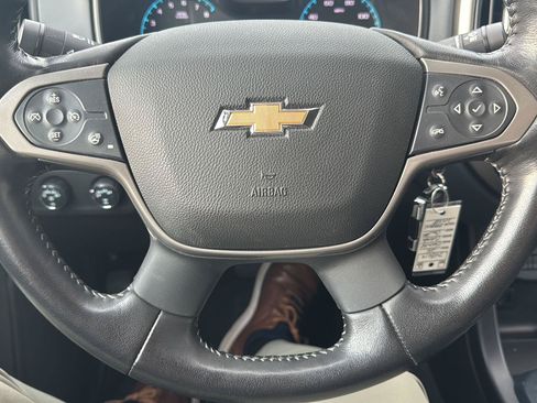 Used 2020 Chevrolet Colorado Z71 AWD/4WD image 12
