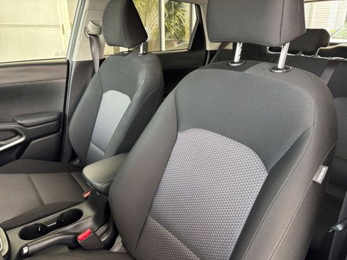 Used 2025 Kia Soul LX w/ LX Technology Package FWD image 36