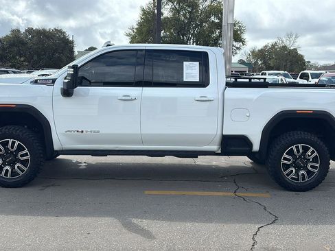 Used 2023 GMC Sierra 2500 AT4 w/ AT4 Preferred Package image 4