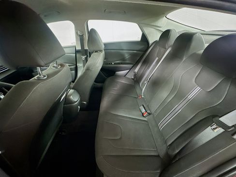 Used 2024 Hyundai Elantra SEL image 27