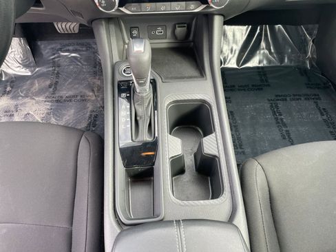 Used 2025 Nissan Sentra S image 39
