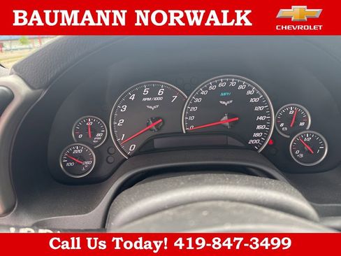 Used 2005 Chevrolet Corvette Coupe w/ Preferred Equipment Group RWD image 16