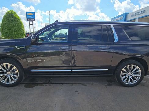 Used 2024 GMC Yukon XL Denali w/ Denali Reserve Package image 5