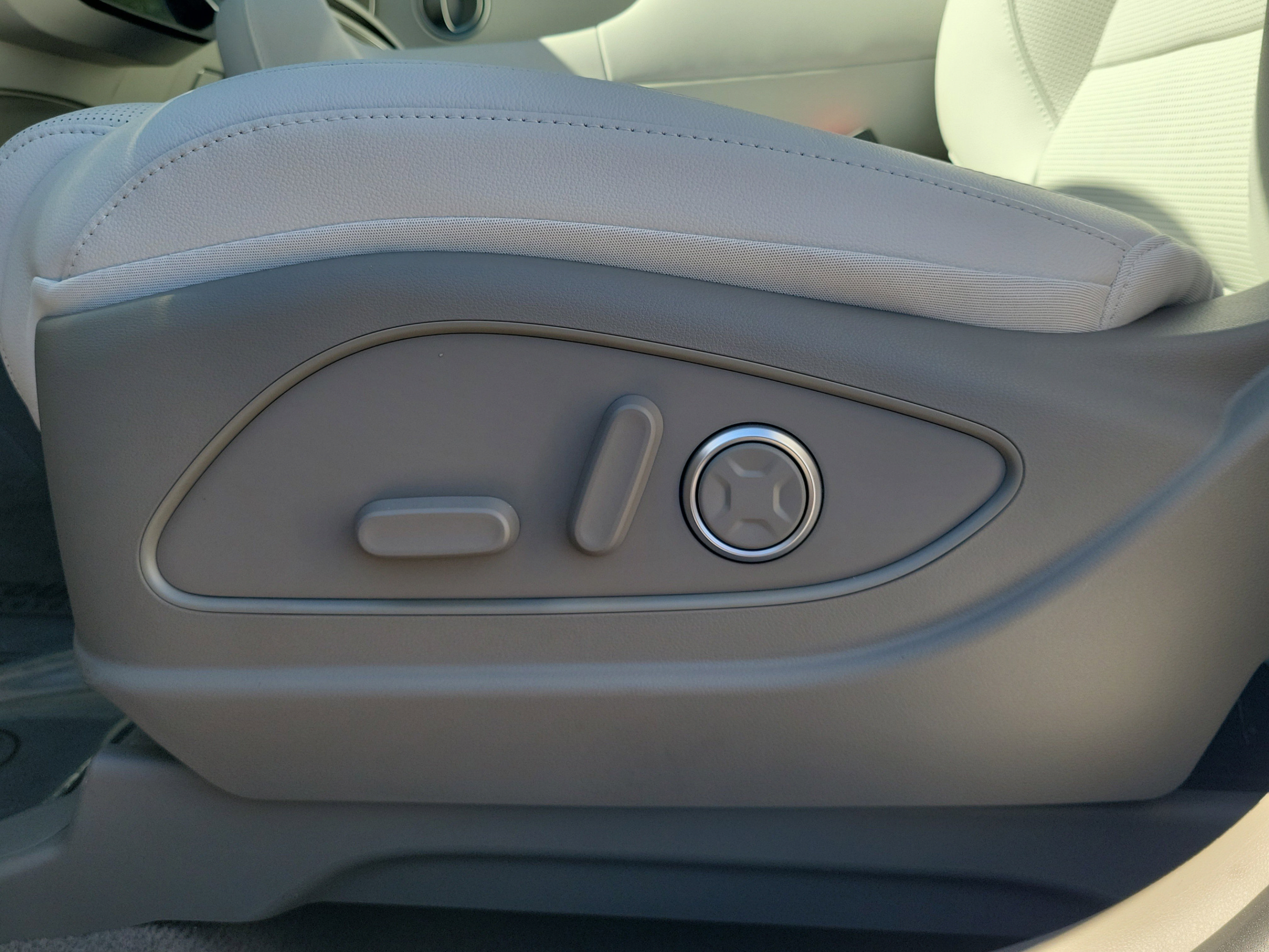 Certified 2026 Hyundai Palisade Limited FWD image 17