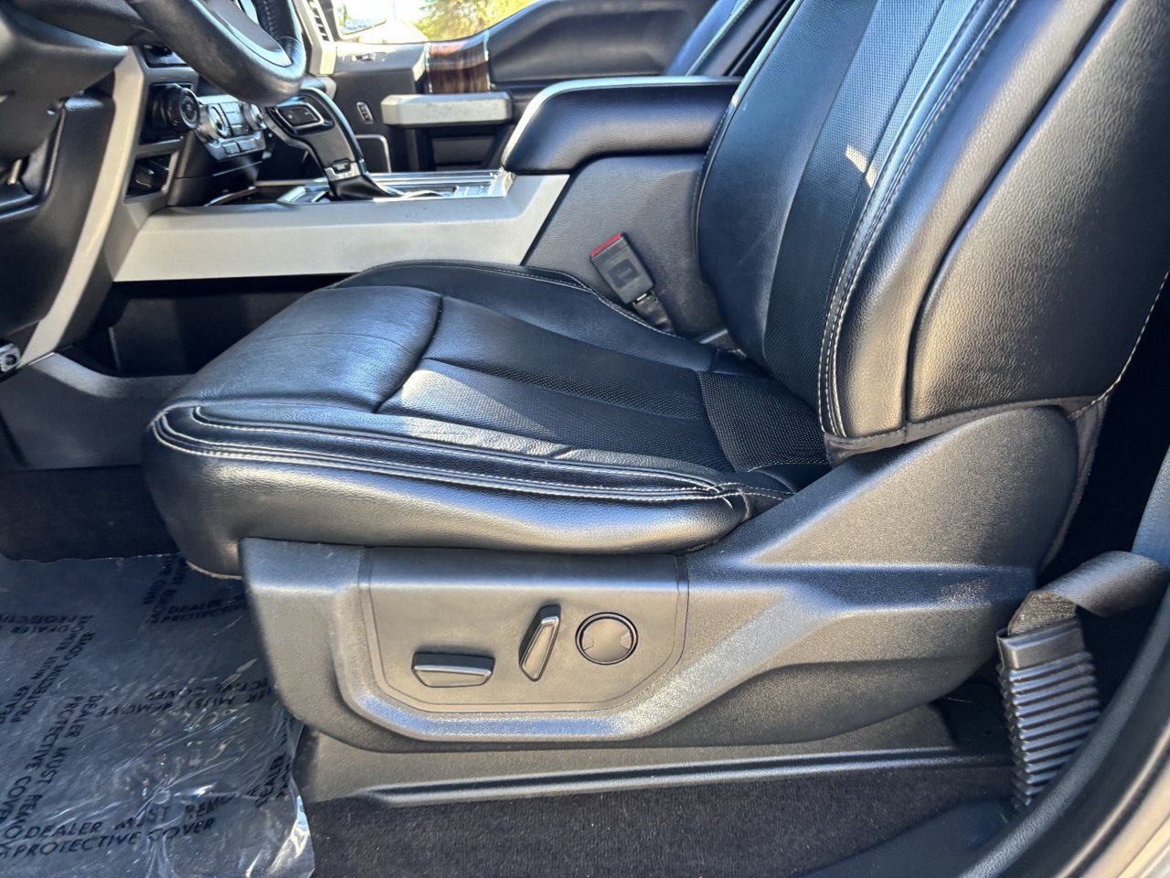 Used 2019 Ford F150 Lariat w/ Equipment Group 502A Luxury AWD/4WD image 18