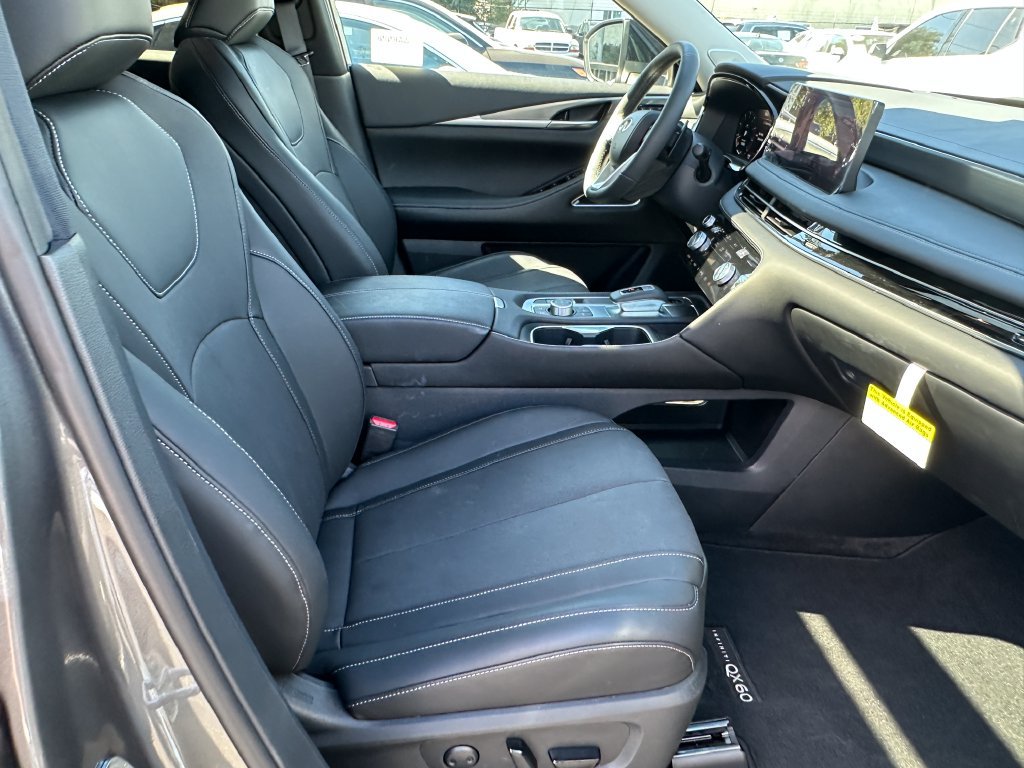 Certified 2027 INFINITI QX60 Luxe w/ Cargo Package FWD image 15