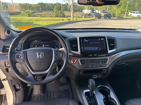 Used 2018 Honda Pilot EX-L image 11